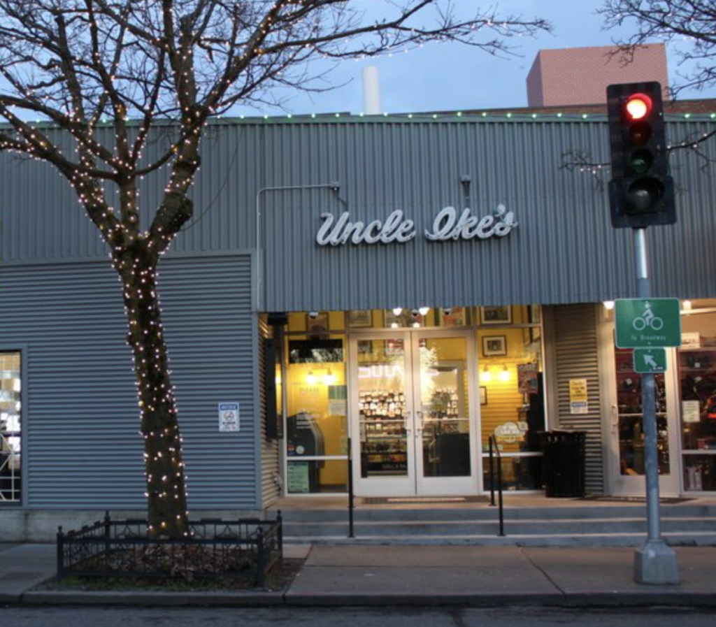 Uncle Ike's store front